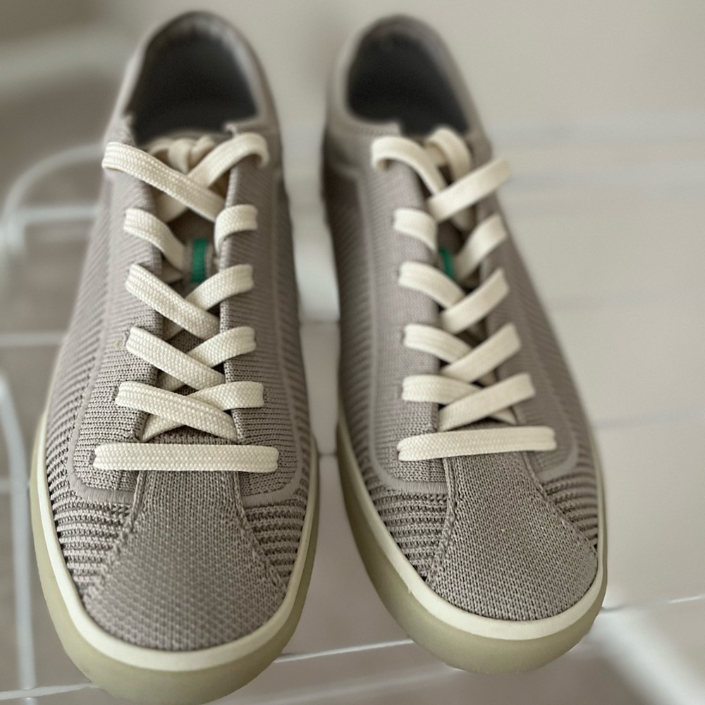 Size 6 Rothy's lace up sneakers.